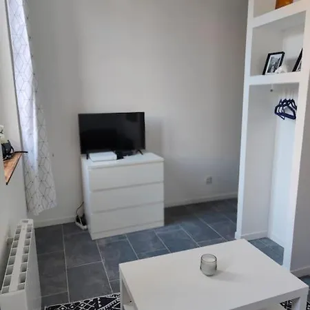 Hyper Centre Metro Gare Apartman *